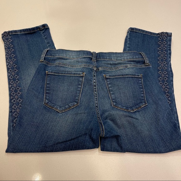 Not Your Daughter’s Jeans NYDJ Alina Embroidered Capri Jeans Size 4 - Picture 4 of 6